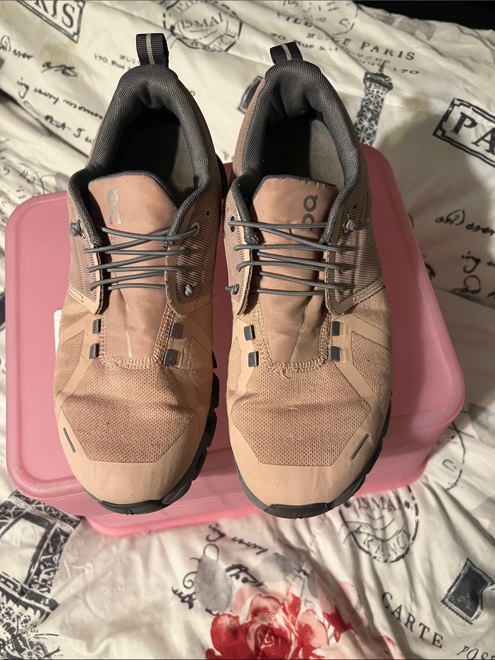 On Running women’s  Sneakers in Tan with Gray Accents